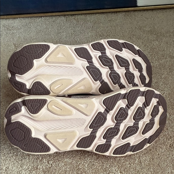 Hoka Clifton 9 Women’s Sneakers with Orange and Brown Design - Picture 5 of 6